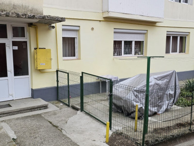 La parter în centrul Târgu Ocnei — investiție sau acasă, tu decizi