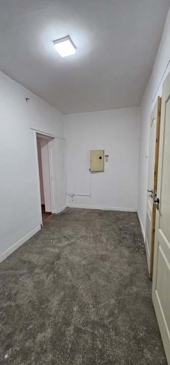 Spatiu comercial Zemes!