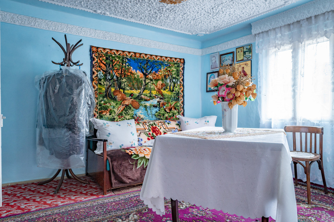 Acasă nu e un apartament. E pe Pietrosu nr. 8, în Zemeș.