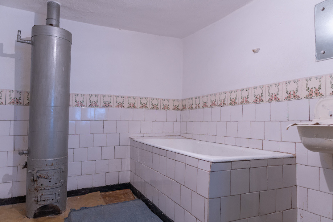 Acasă nu e un apartament. E pe Pietrosu nr. 8, în Zemeș.