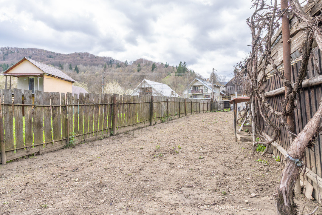 Acasă nu e un apartament. E pe Pietrosu nr. 8, în Zemeș.
