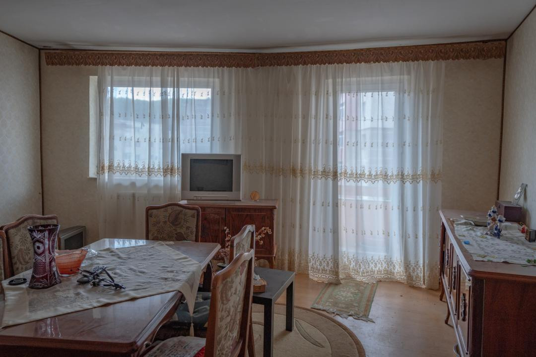 Deschizi ușa... și simți imediat că aici ai putea rămâne o viață