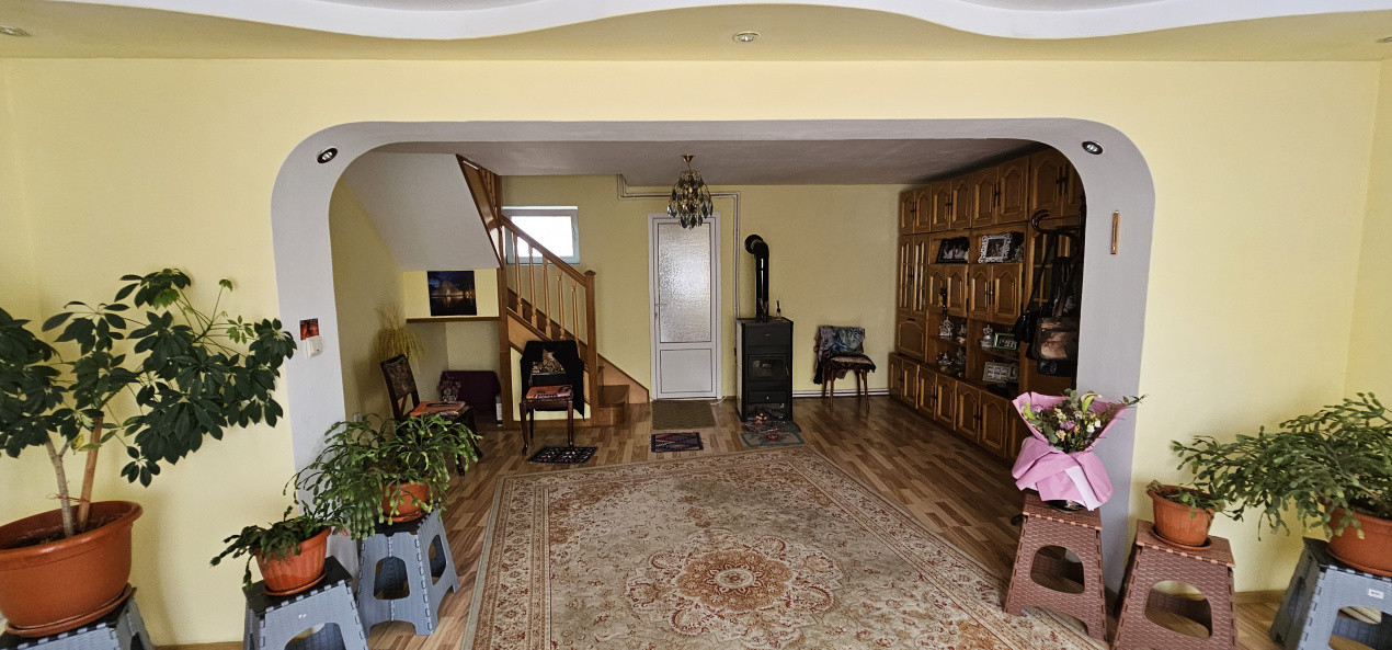Eleganță, spațiu și confort modern – proprietate premium în Comănești