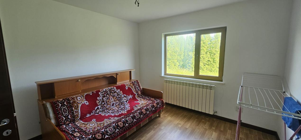 Între liniștea satului și confortul unei vieți frumoase.