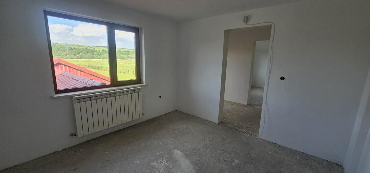 Între liniștea satului și confortul unei vieți frumoase.