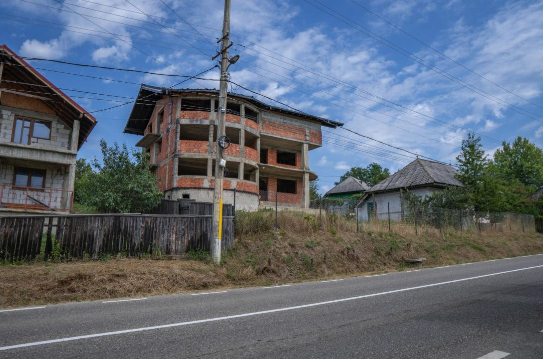 Probabil cea mai impunătoare casă din Grigoreni, la 52.000€