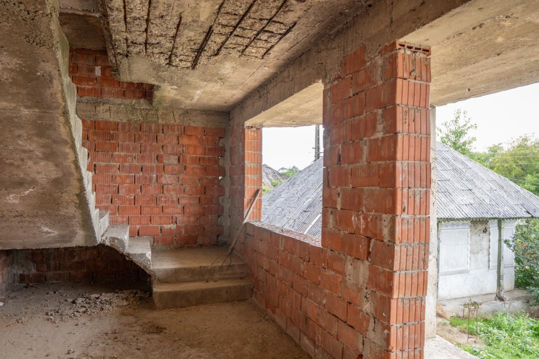 Probabil cea mai impunătoare casă din Grigoreni, la 52.000€