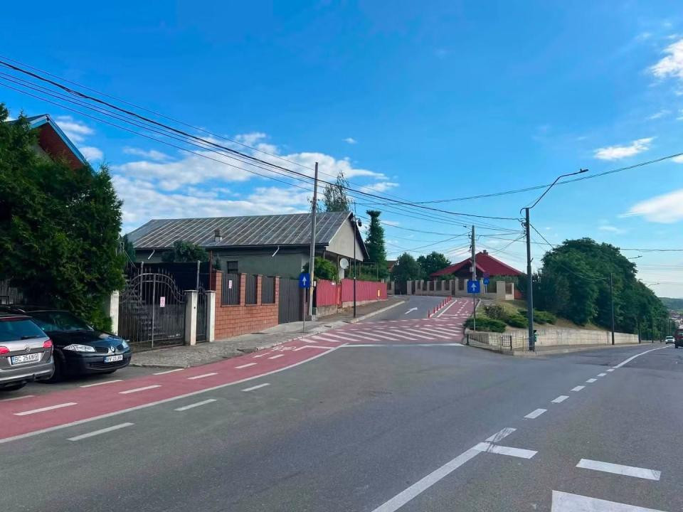 O casă cu poveste, teren generos și o cramă din piatră de 60 MP – Moinești