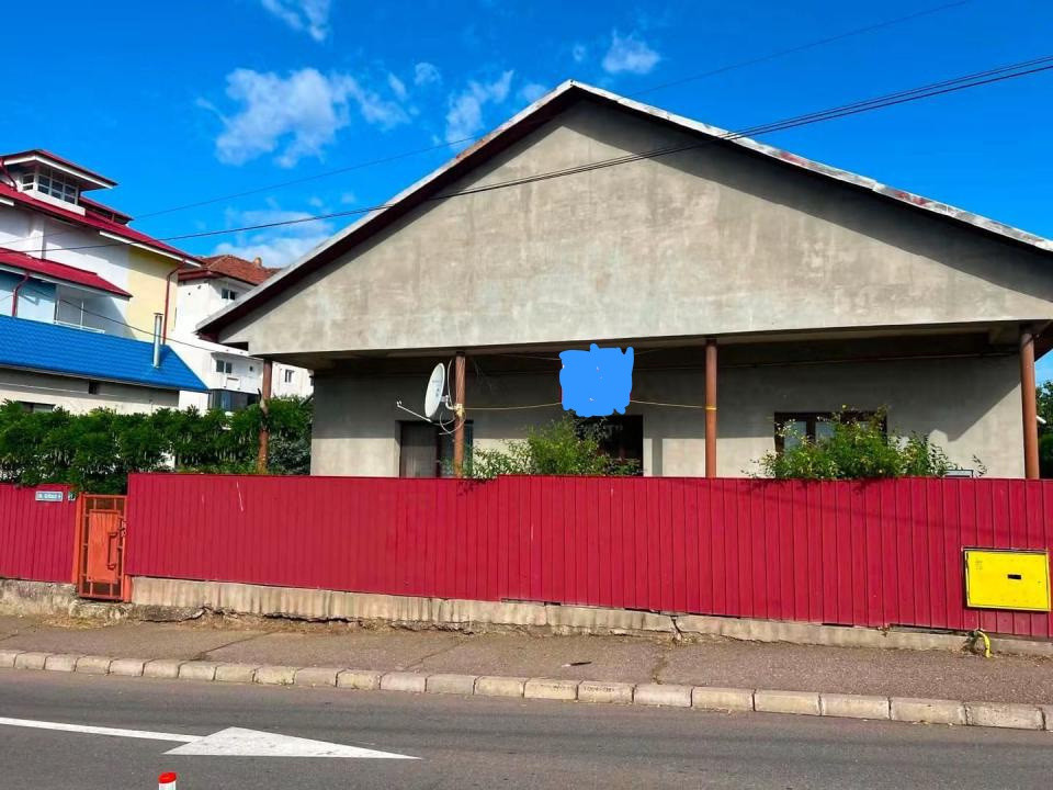 O casă cu poveste, teren generos și o cramă din piatră de 60 MP – Moinești