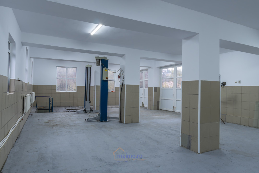 Ansamblu comercial: birou + open space + hală service, curte 550 mp