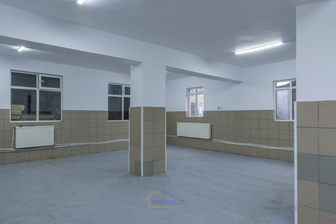 Ansamblu comercial: birou + open space + hală service, curte 550 mp