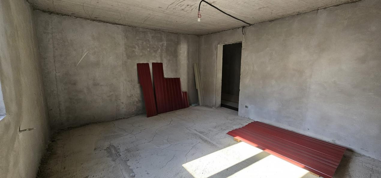 O casă nouă,teren generos și locul în care planurile de mâine pot începe astazi
