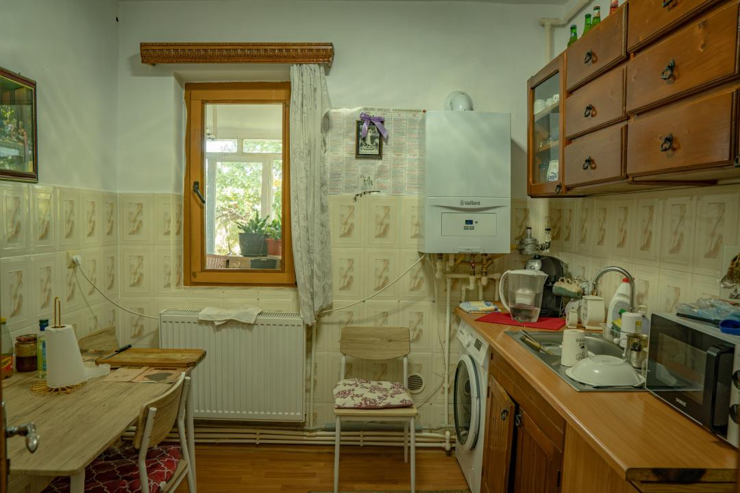 Apartament cu balcon în Moinești, sub 30.000 euro