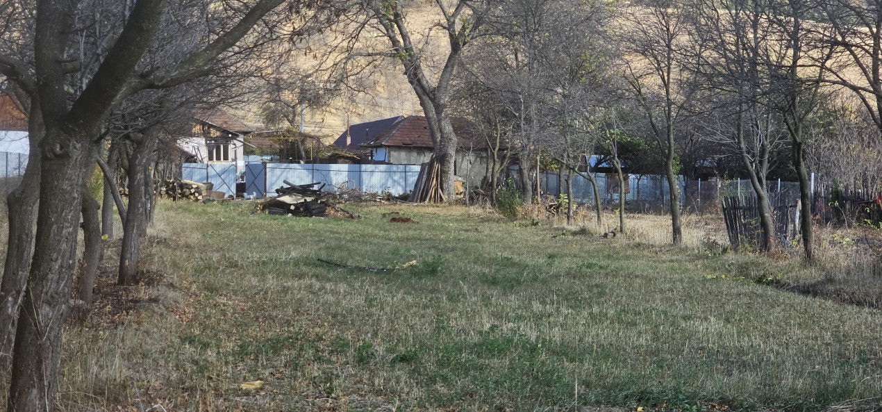 Casa cu 4 camere, teren 1708.30 mp intravilan, zona Vermesti! 