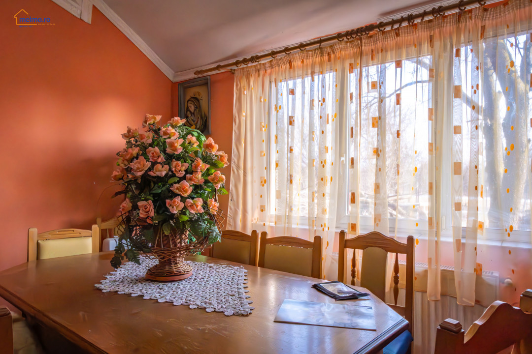 Casa spațioasă din Comănești – locuință pentru familii mari sau sediu de firma?
