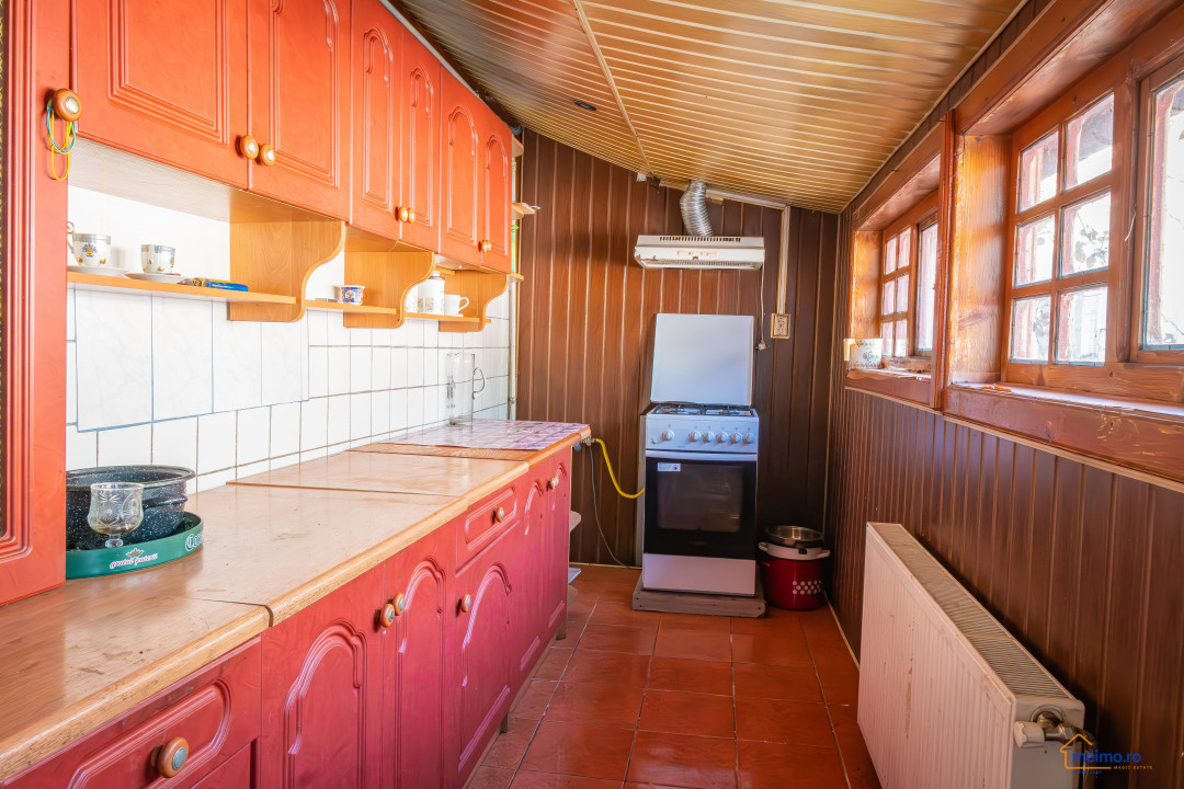 Casa spațioasă din Comănești – locuință pentru familii mari sau sediu de firma?