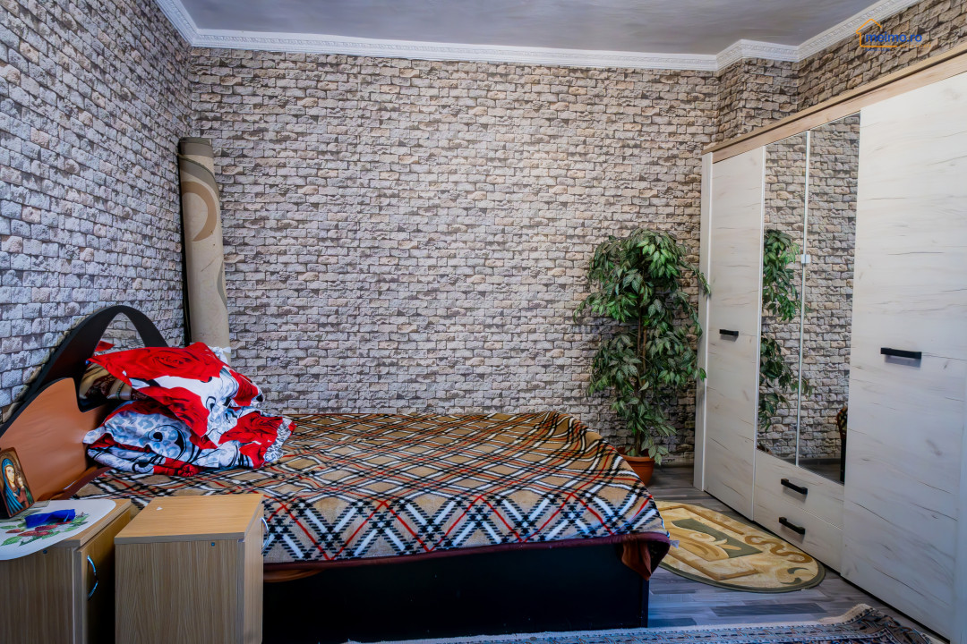 Casa spațioasă din Comănești – locuință pentru familii mari sau sediu de firma?