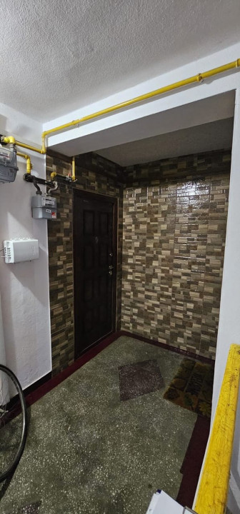 Apartament de 3 camere in Zavoi, aproape de liceu si cu view superb