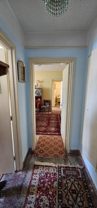 Apartament de 3 camere in Zavoi, aproape de liceu si cu view superb