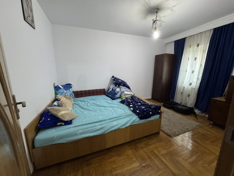 Apartament cu 3 camere calduros, decomandat, 72mp, cu beci si view panoramic