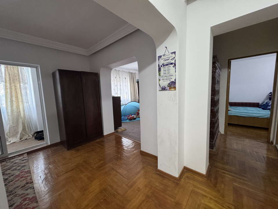 Apartament cu 3 camere calduros, decomandat, 72mp, cu beci si view panoramic