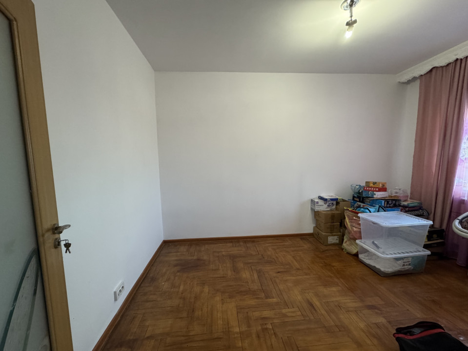 Apartament cu 3 camere calduros, decomandat, 72mp, cu beci si view panoramic