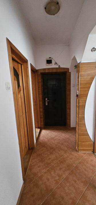 Apartament cu 2 camere decomandate,Cartier Lucacesti!
