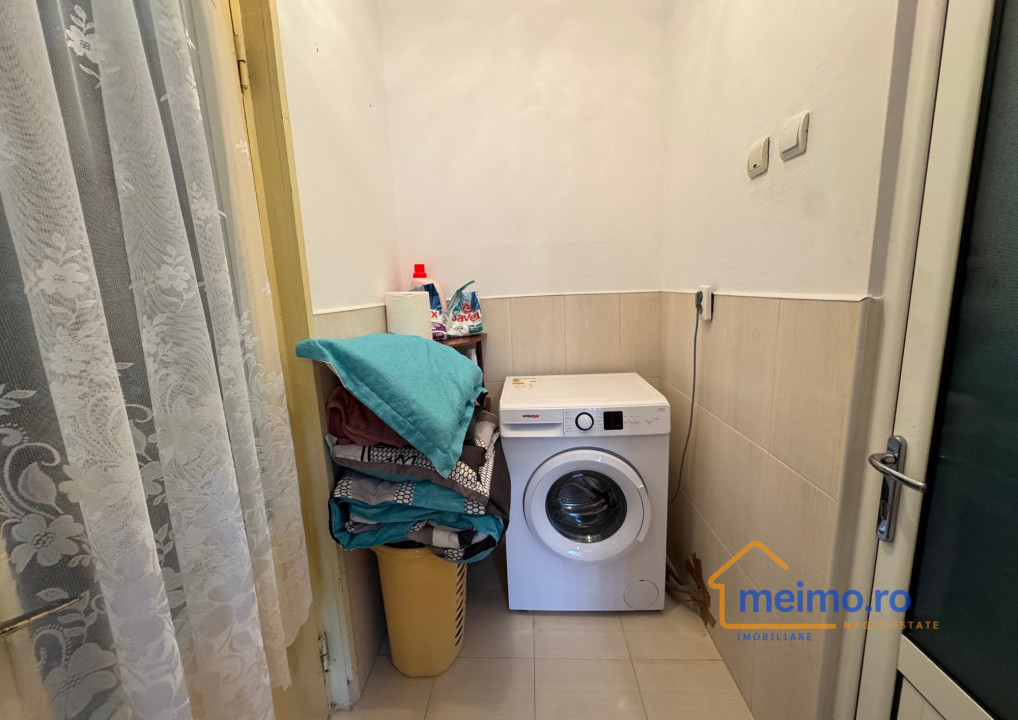 Apartament cu trei camere langa Liceul Spiru Haret, 50mp