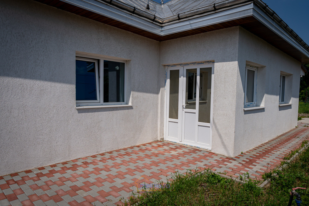 Casă renovată, spațiu pentru familie și grădină - Moinesti