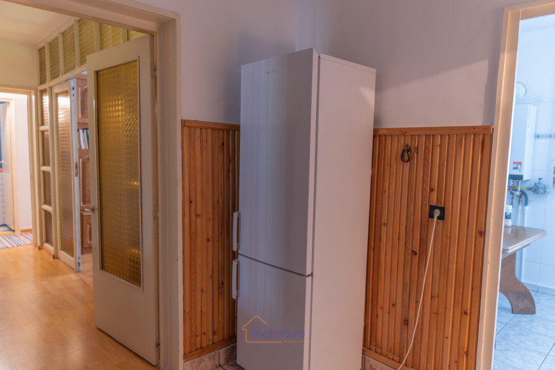 🏡 Apartament decomandat cu 3 camere – Comănești, str. Gârlei, etaj 3/4