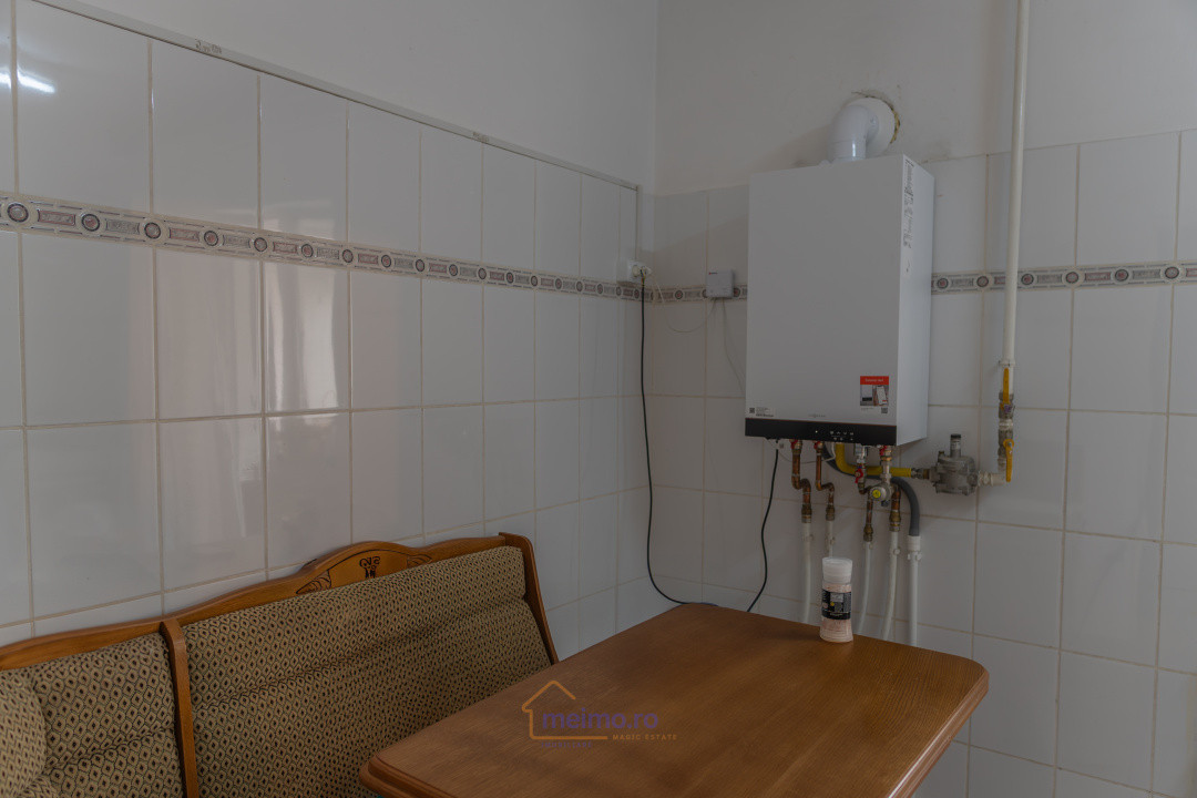 🏡 Apartament decomandat cu 3 camere – Comănești, str. Gârlei, etaj 3/4