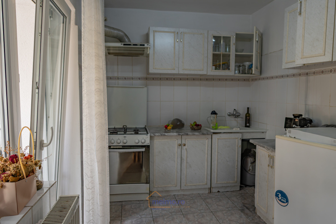 🏡 Apartament decomandat cu 3 camere – Comănești, str. Gârlei, etaj 3/4
