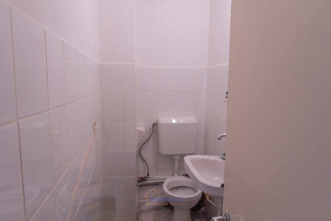 🏡 Apartament decomandat cu 3 camere – Comănești, str. Gârlei, etaj 3/4