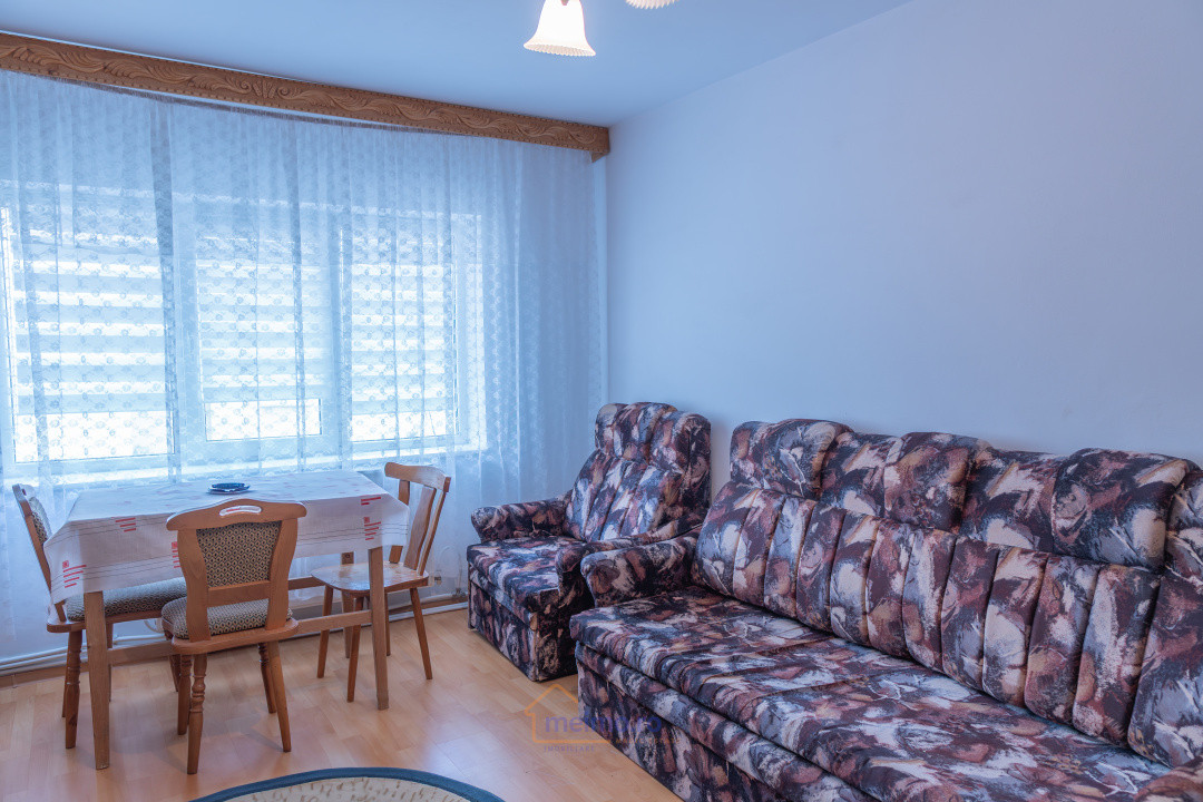 🏡 Apartament decomandat cu 3 camere – Comănești, str. Gârlei, etaj 3/4