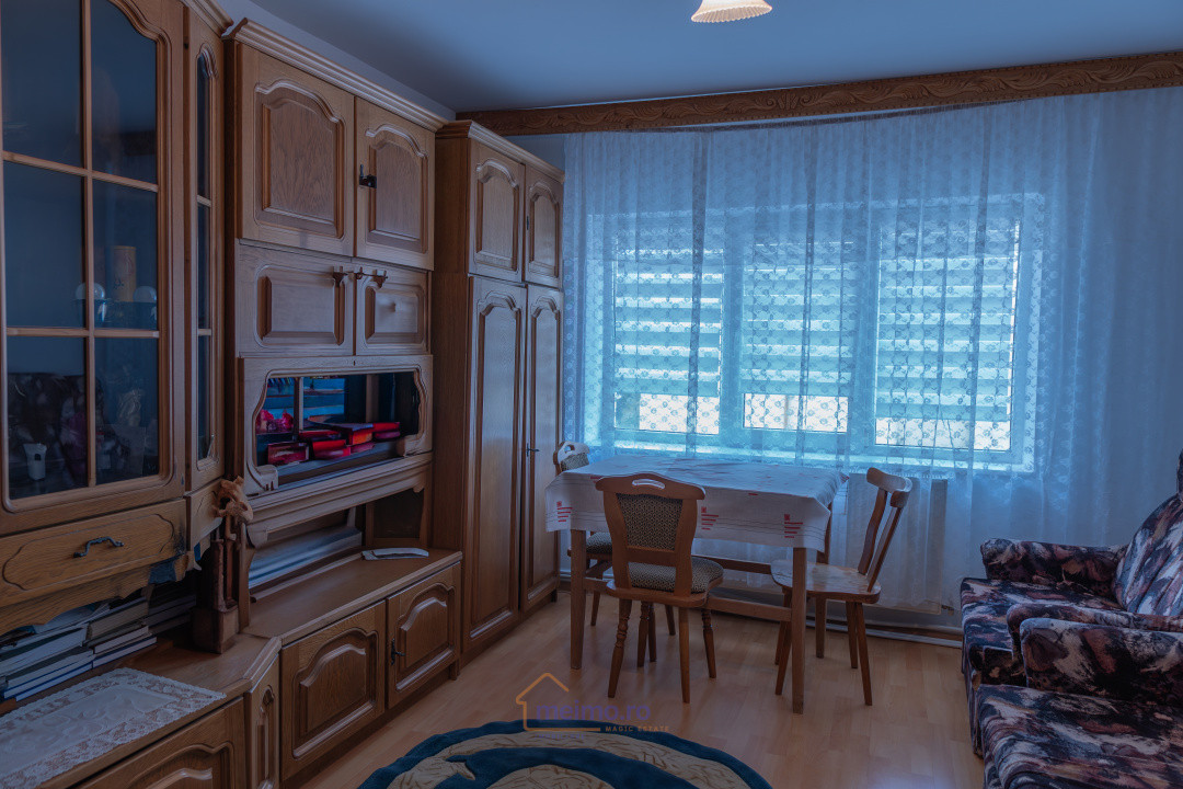 🏡 Apartament decomandat cu 3 camere – Comănești, str. Gârlei, etaj 3/4
