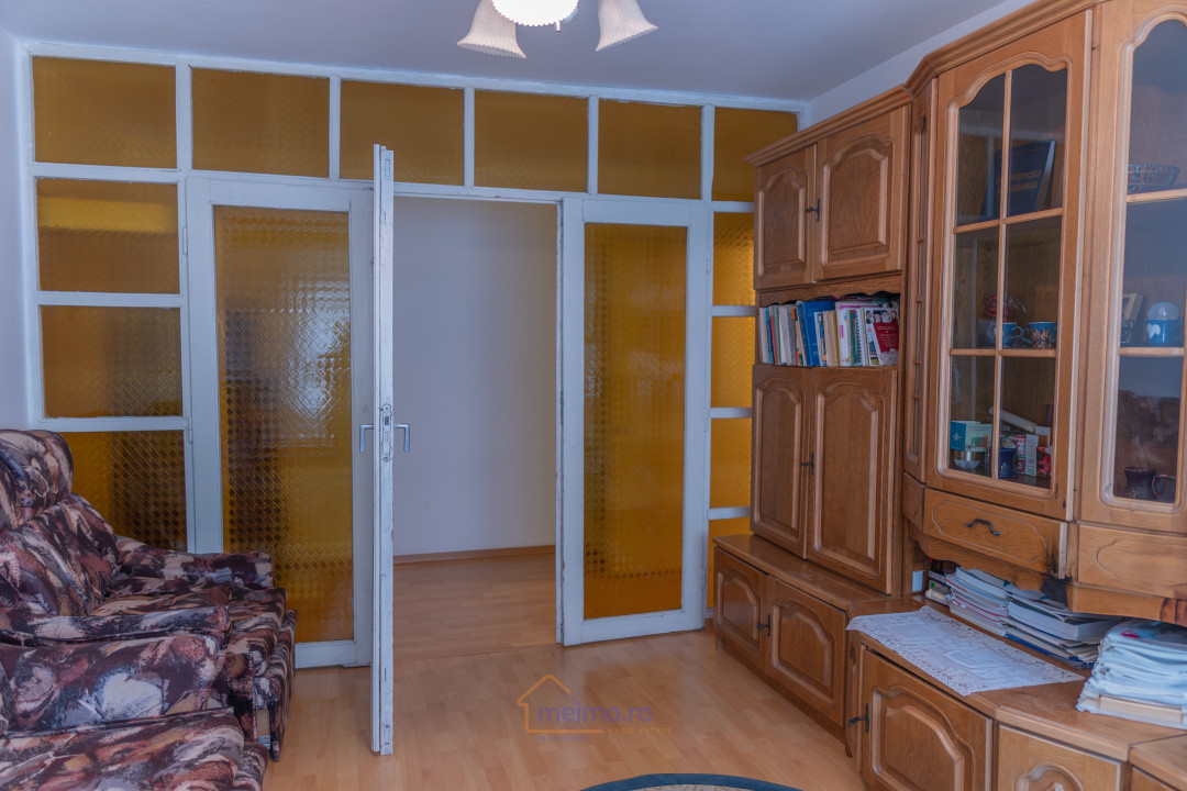 🏡 Apartament decomandat cu 3 camere – Comănești, str. Gârlei, etaj 3/4
