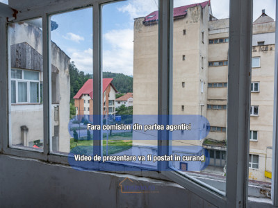 🏡 Apartament decomandat cu 3 camere – Comănești, str. Gârlei, etaj 3/4