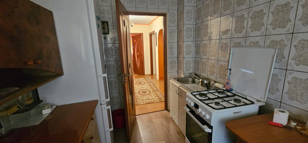 Apartament 3 camere de inchiriat, cartier Zavoi!