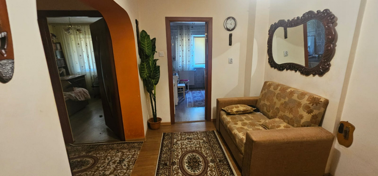 Apartament 3 camere de inchiriat, cartier Zavoi!