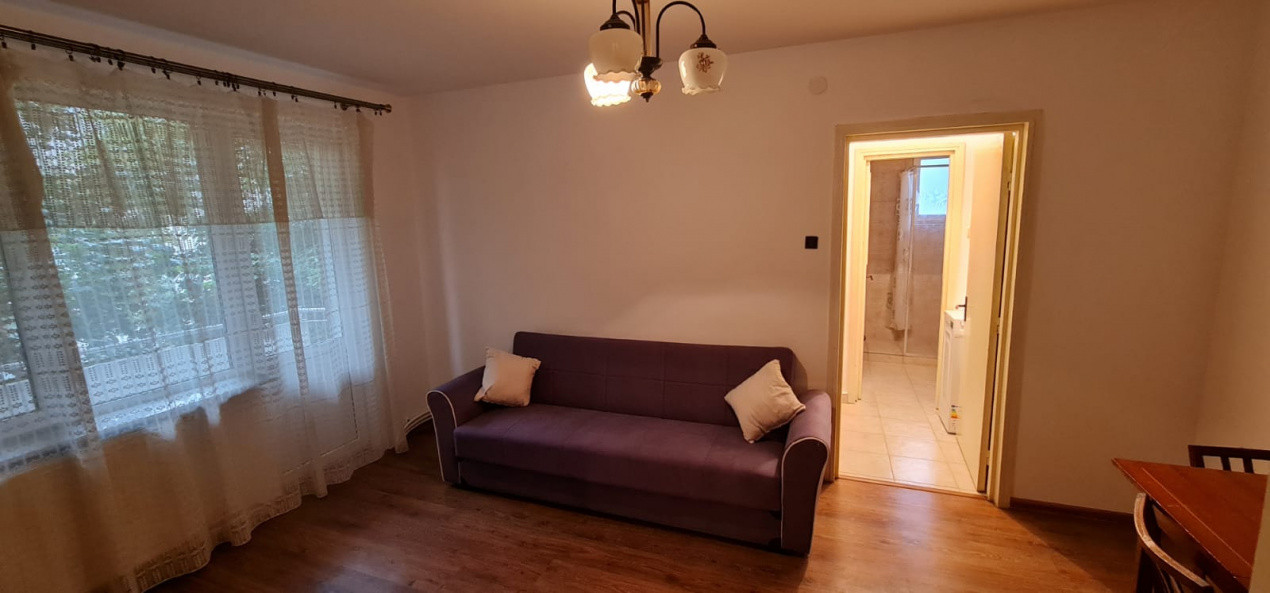 Apartament de doua camere, zona Garii (bloc E1)