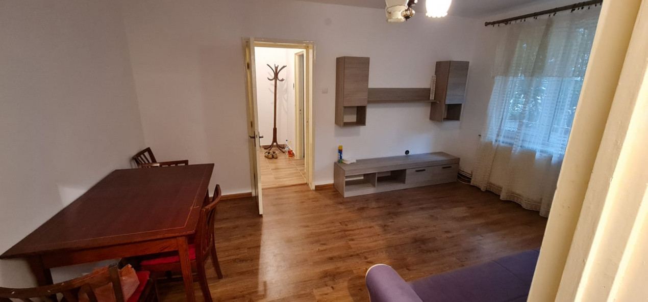 Apartament de doua camere, zona Garii (bloc E1)