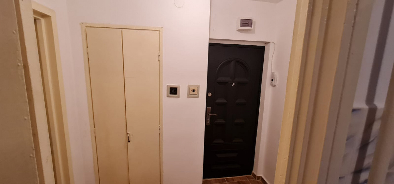 Apartament de doua camere, zona Garii (bloc E1)