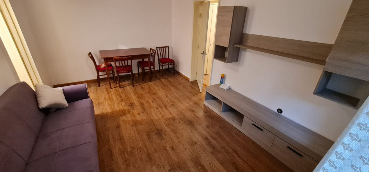 Apartament de doua camere, zona Garii (bloc E1)