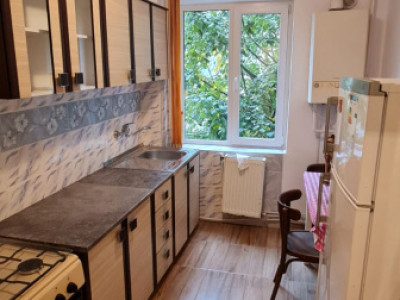Apartament de doua camere, zona Garii (bloc E1)