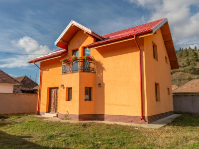 O reședință rafinată, ideală pentru o familie modernă, situată în satul pitoresc