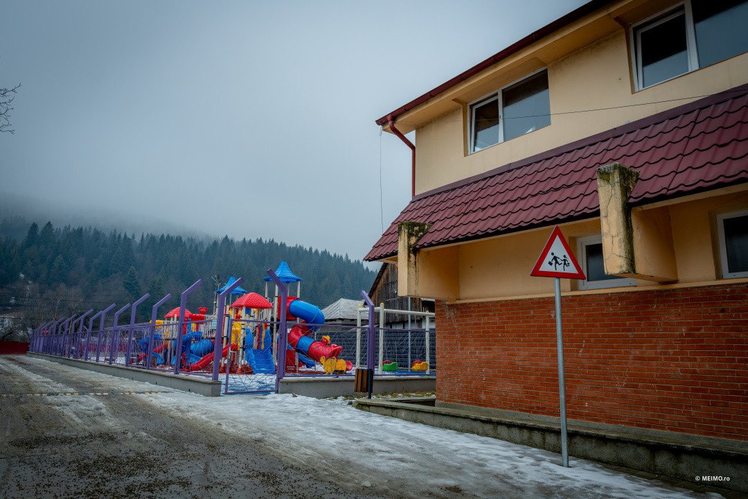 Clădire pentru clinică, pensiune sau centru social - Zemeș