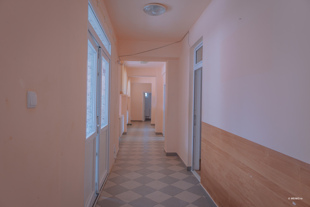 Clădire pentru clinică, pensiune sau centru social - Zemeș
