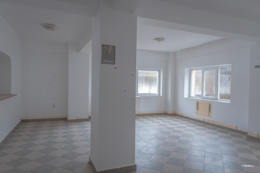 Clădire pentru clinică, pensiune sau centru social - Zemeș