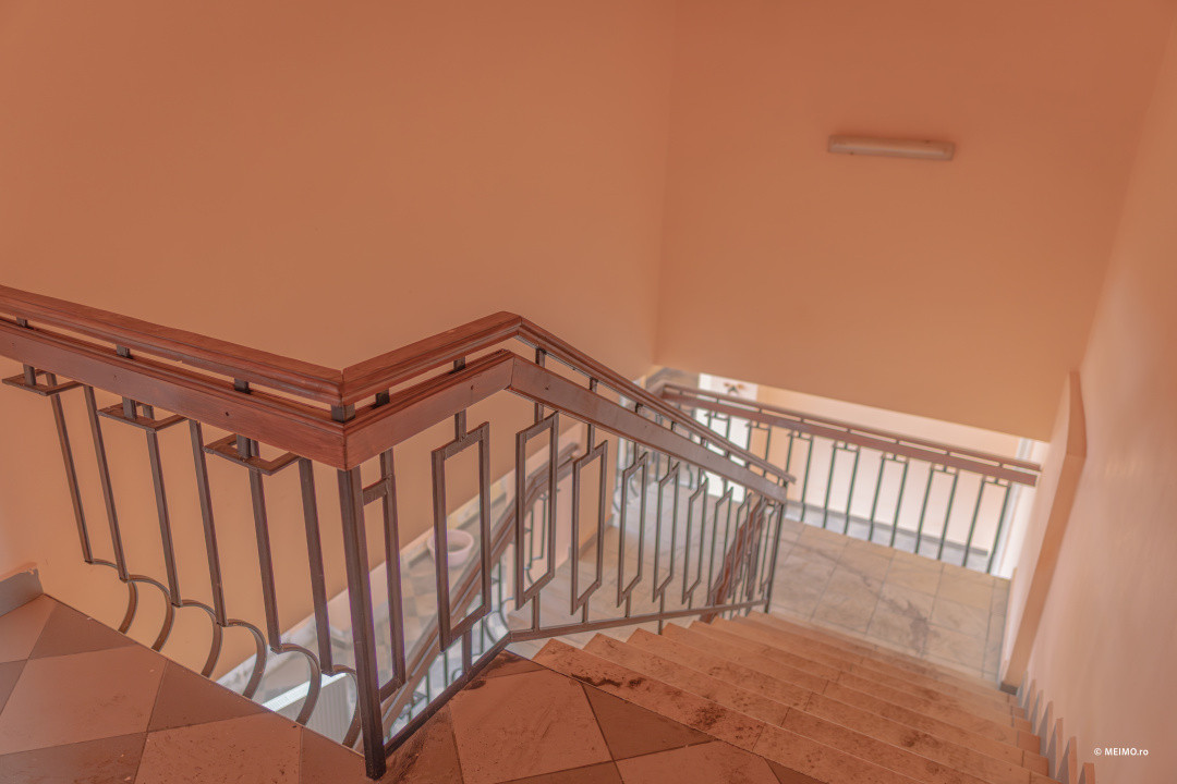 Clădire pentru clinică, pensiune sau centru social - Zemeș