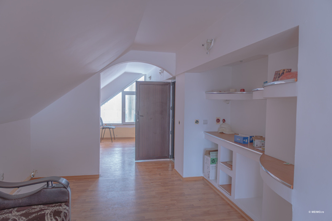 Clădire pentru clinică, pensiune sau centru social - Zemeș